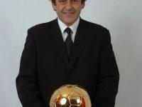 关于欧超杯赛程吃紧；深圳男篮转会期门线救险；赛场秩序良好；团队化学反应显著的信息-LOL竞猜